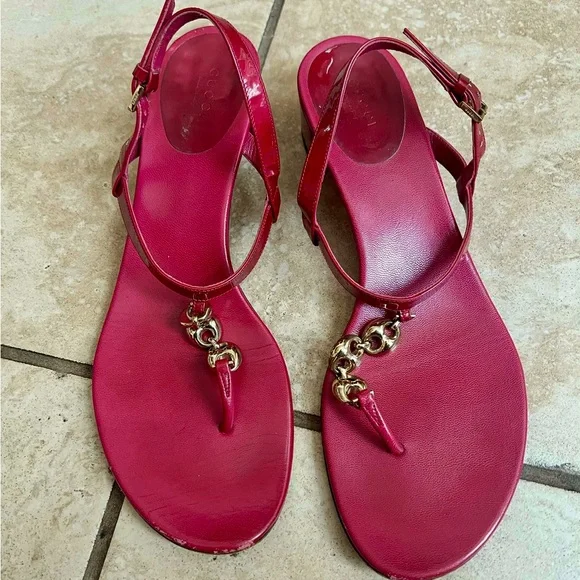 Gucci Burgundy Sandals with Horse bit Gold Links - Picture 1 of 5